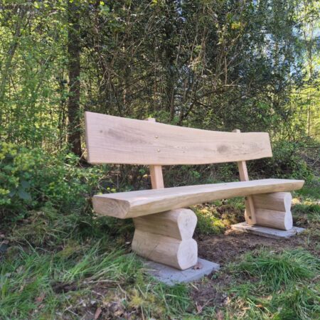 Holzbank rustikal